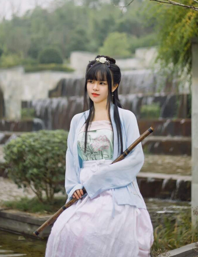 美女现场直播间