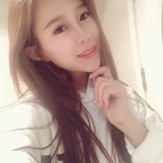 美女主播视频 娜扎素颜出镜分享自画像1
