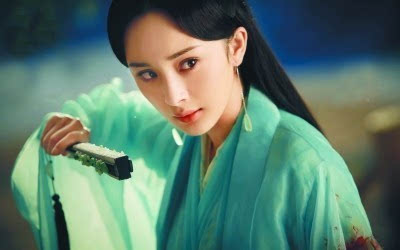 杨幂替身比玄女更像本尊 被网友指蹭热度2