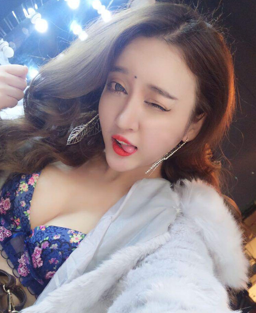 美女秀场视频直播间 美女视频聊天室3