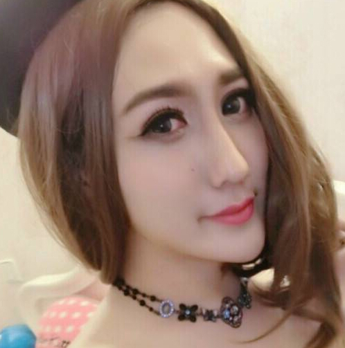 蛇精男刘梓晨变身美女