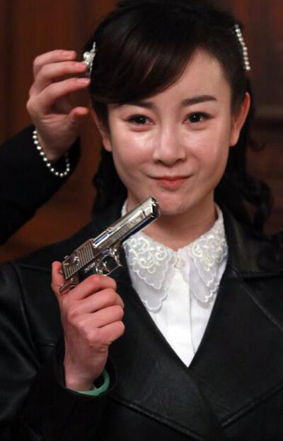 张檬微博赞负评 承认整容想更美1