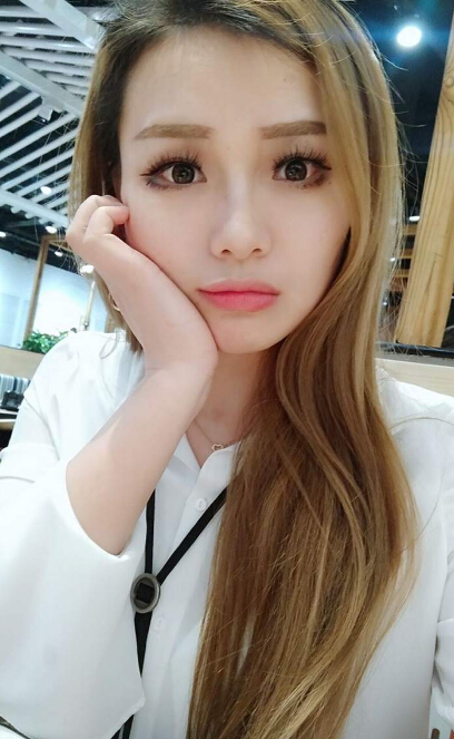 秀色直播间美女互动 来认识更多美女——馨儿1