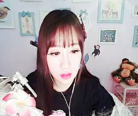 网站交友聊天室 跟美女聊天给你活力——咔咔3