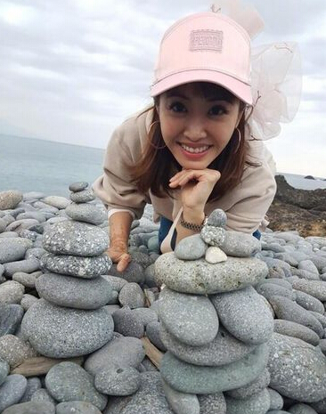 蔡依林度假美照 称美景为“云粉”1