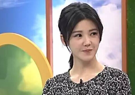 杨子珊晒搞怪新造型 能拍到脸算我输3
