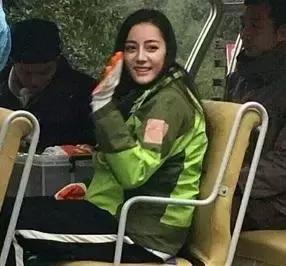 baby高调上线迪丽热巴忍泪告别 热巴并不是高仿3