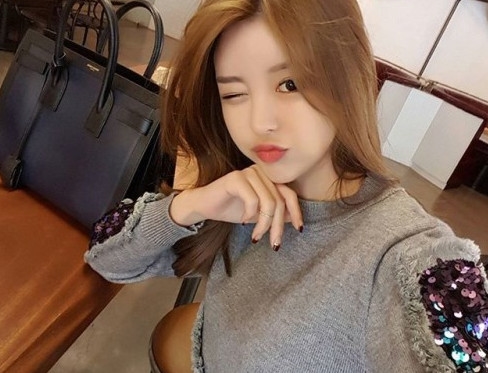 韩国女主播尹素婉 纤细水蛇腰会扭3