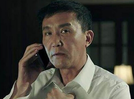 李达康书记扮演者吴刚 化身潮男不忘撒狗粮2