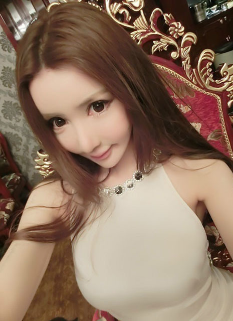 王瑞儿微博晒性感 称家暴男友是白百何新欢1