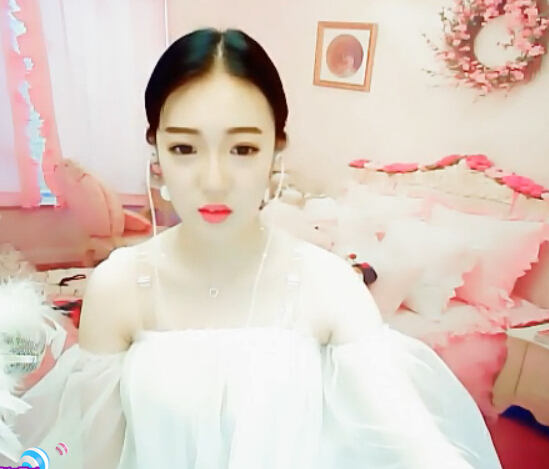 网站直播间美女 给你尺度的秀色直播——蓝妹1