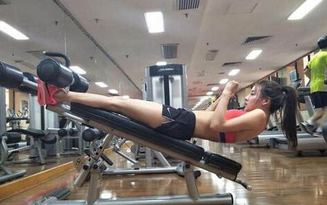 贾青整容前后 贾青健身男友力十足2