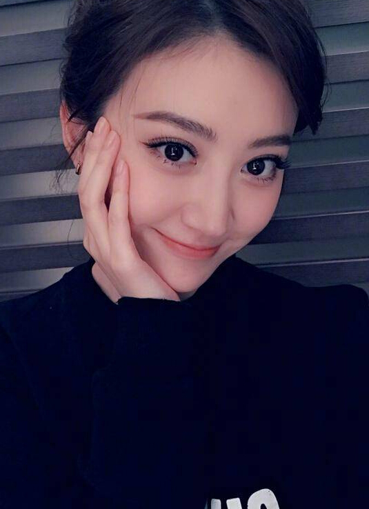 景甜收工晒美照 万年不红的景甜卖萌1