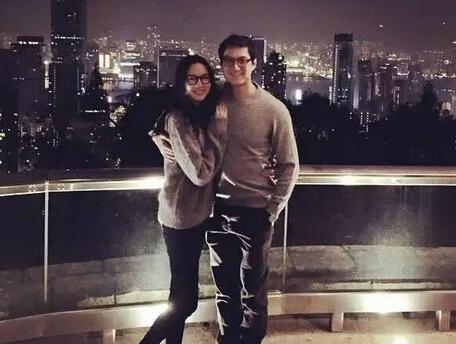 张梓琳晒姐妹合照 世界小姐女儿腿长3
