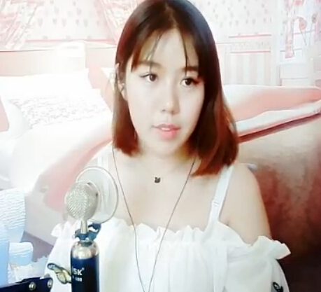 秀场直播间美女 给你像夏日的清风——微胖女神经1