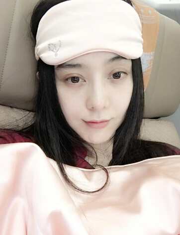 范冰冰凌晨工作辛苦获李晨关心 网友称被撒狗粮2