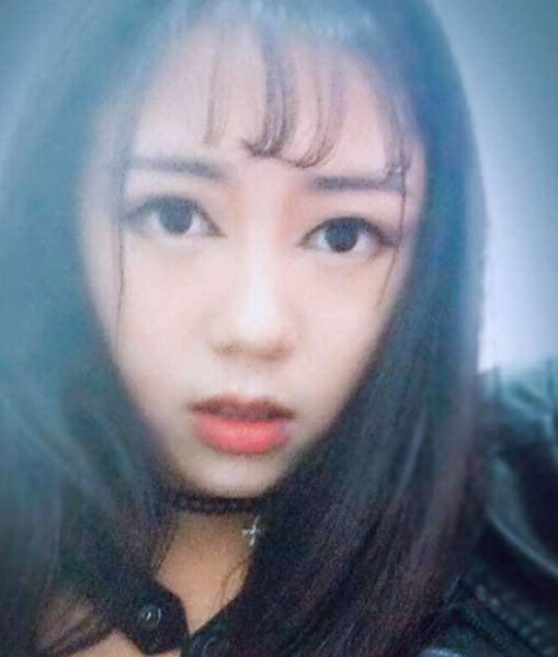 秀场直播间避暑 吃着西瓜欣赏美女——安徽2