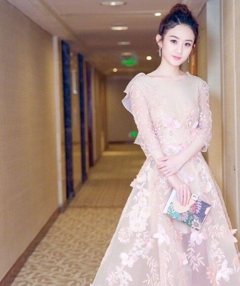 贾玲喊话赵丽颖称双胞胎 遭本尊回怼:瘦身前后2