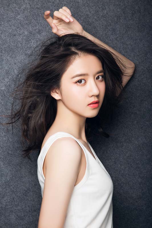 李凯馨全新写真攻气足 李凯馨个人资料身高体重1