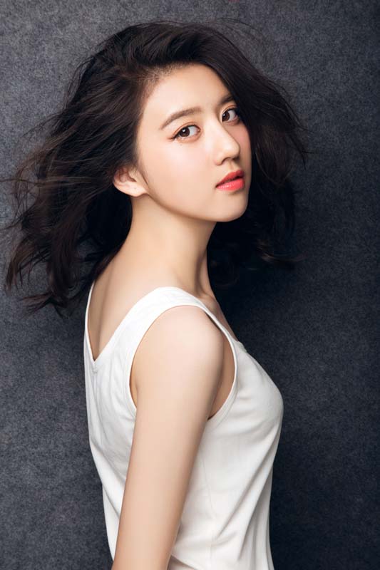 李凯馨全新写真攻气足 李凯馨个人资料身高体重2