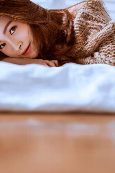 秀场直播间美女 主播陪你走过暴雨天——新人1