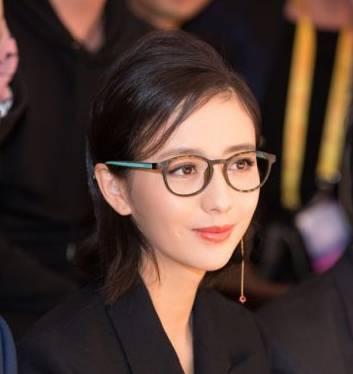 佟丽娅变短发美女 闭眼享受气质佳1