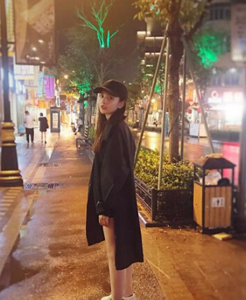 宋祖儿狂回粉丝评论 网瘾少女横店尬聊1