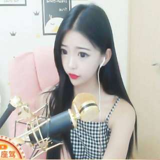 秀场直播间美女主播在线 真人互动表演直播间——诗诗1