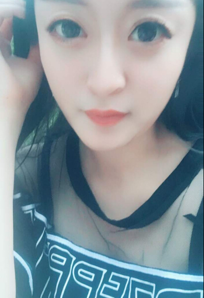 秀色主播直播间 在水深火热的天气中陪伴——高冷1