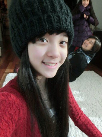 欧阳娜娜写真曝光 皮衣墨镜变身叛逆期少女1