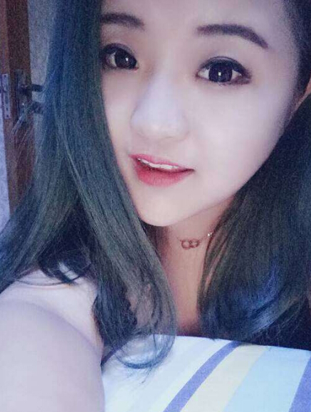 秀场直播间美女跳舞 比夏天还要热辣——欢1