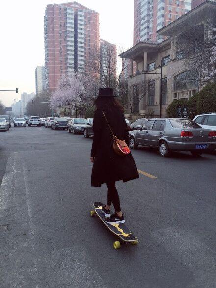 王珞丹化身滑板少女 重操旧业活力十足3