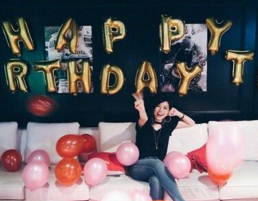 邓紫棋26岁生日party 跟绯闻男友同框秀恩爱1