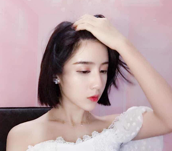 秀色直播 寻找已久的性感美女直播间——早上见1