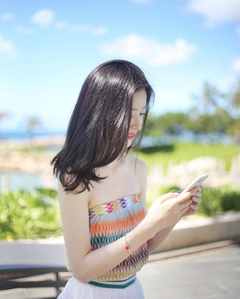 章泽天罕见晒泳照 奶茶妹妹开始走性感路线3