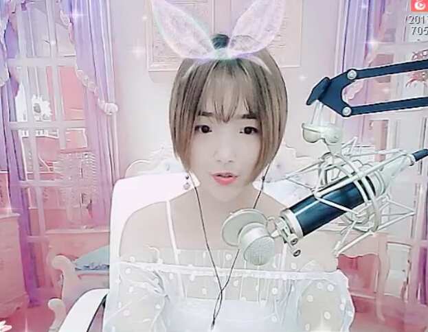 秀色直播间美女秀场 性感小野猫上线——璐璐丫头3