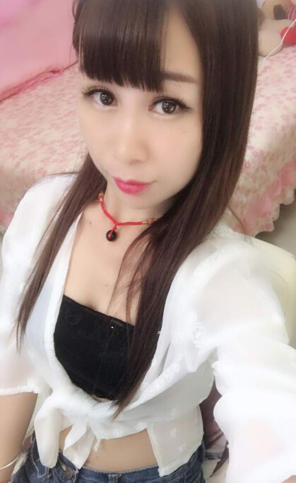 秀色直播间美女主播 小女人需要你保护——广西朵恋1