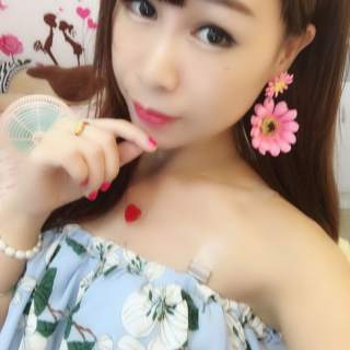 秀色直播间美女主播 小女人需要你保护——广西朵恋2