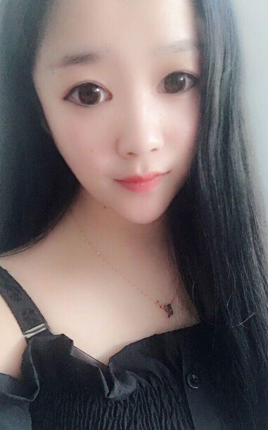 秀场直播间美女主播 关注的主播上线了——夜宫香菜2