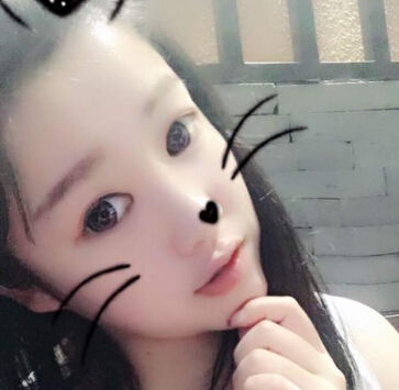 秀场直播间美女主播 关注的主播上线了——夜宫香菜4