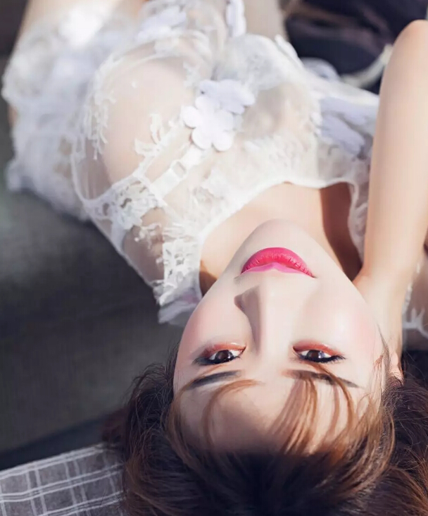 直播间网站美女主播 直播间中的傻白甜——葡萄2