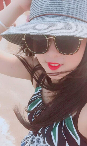美女主播直播间 为什么主播不让吃香蕉——威扬1