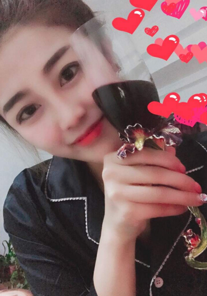 美女主播在线直播间 漂亮美女等你来宠——多多3