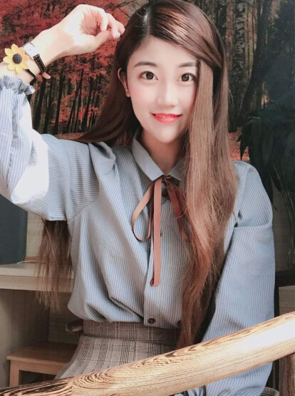 美女主播在线直播间 漂亮美女等你来宠——多多4