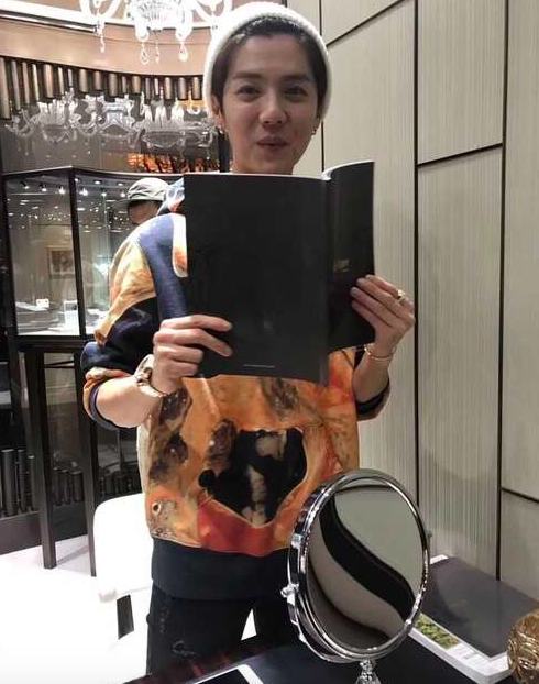 鹿晗求婚关晓彤网曝鹿晗购买戒指1