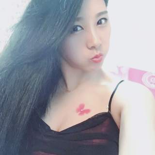 美女主播热舞秀场 还能在直播间点舞哦——小野猫2