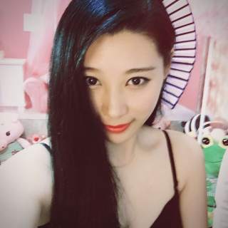 美女主播热舞秀场 还能在直播间点舞哦——小野猫3