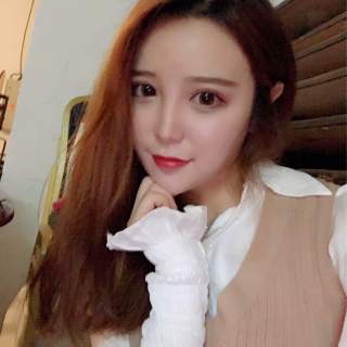 美女直播间热舞 女主播在直播间这样——可可3