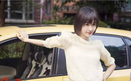 王子文微博晒游泳视频 变身美人鱼穿比基尼姿态撩人1