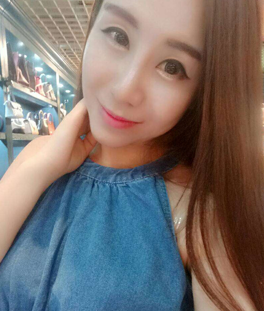 美女直播间秀场 在线直播间跟美女视频——多多4